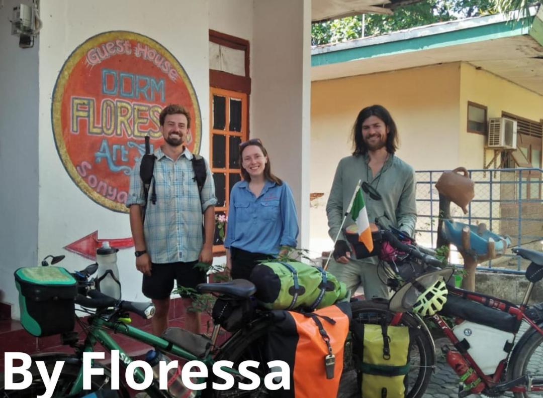 Guest House Dorm Floressa Maumere Exterior photo